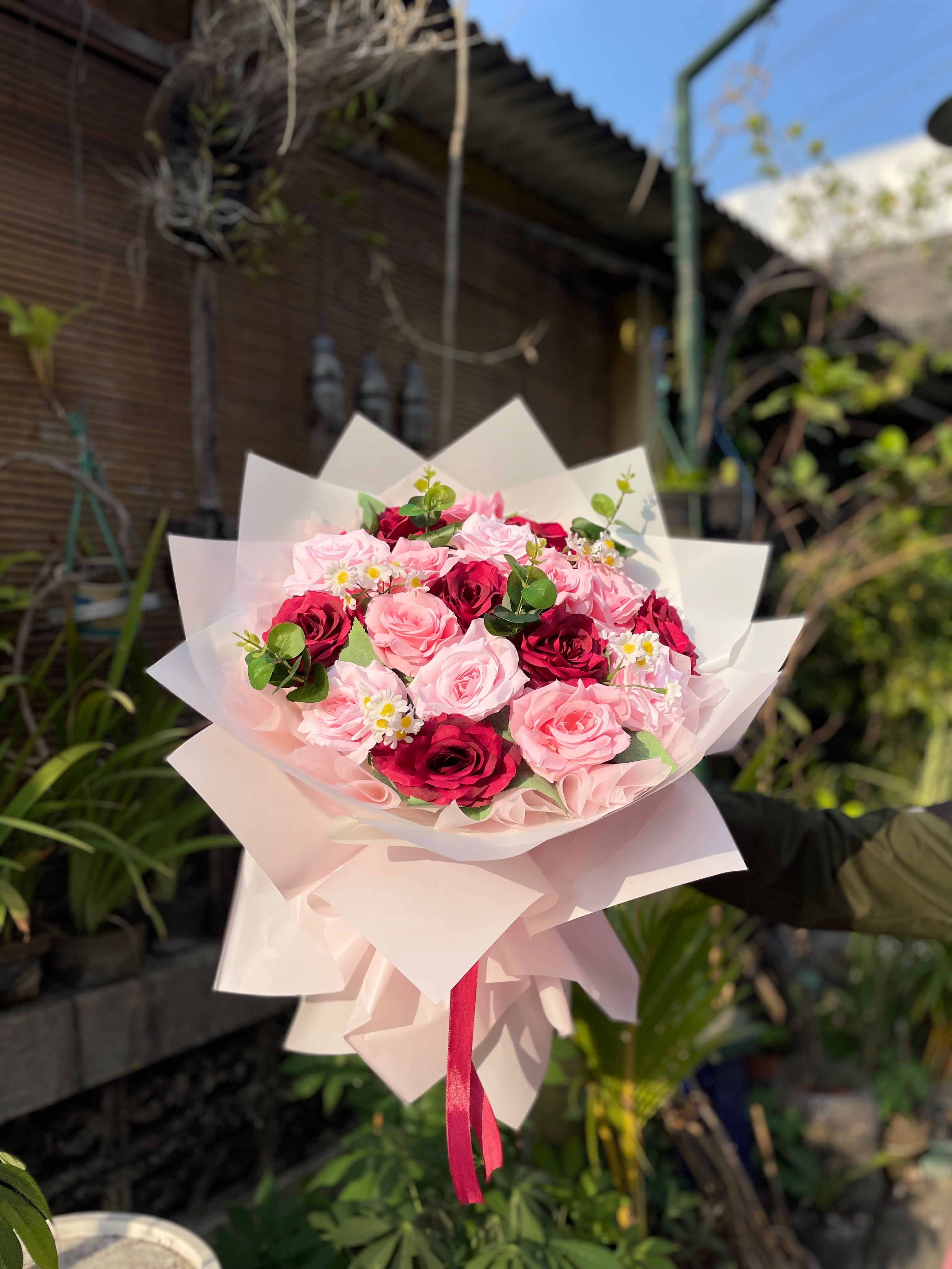 Rubi Rose Artificial